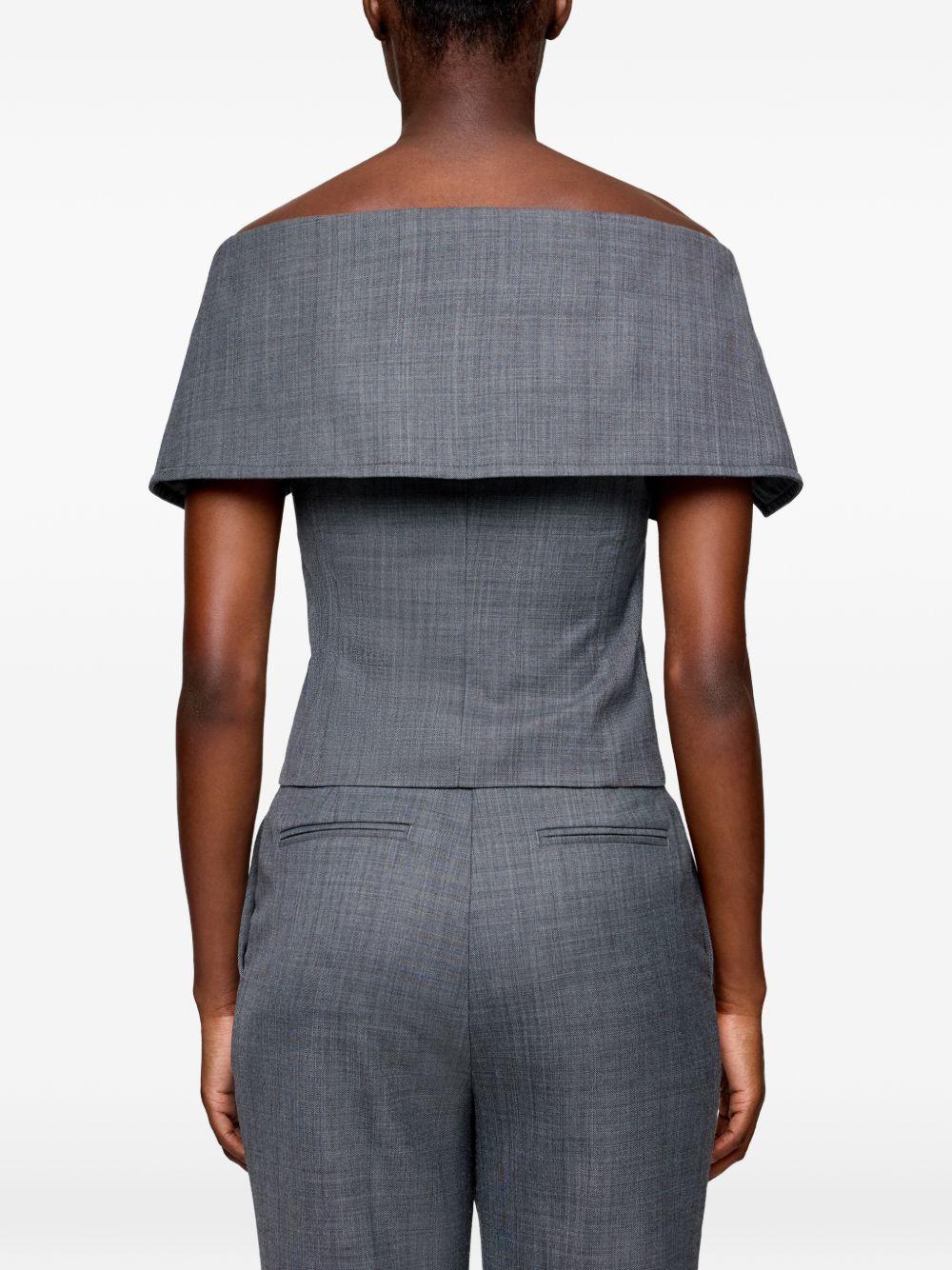 GANNI Top grigio con bottoni e scollo bardot 