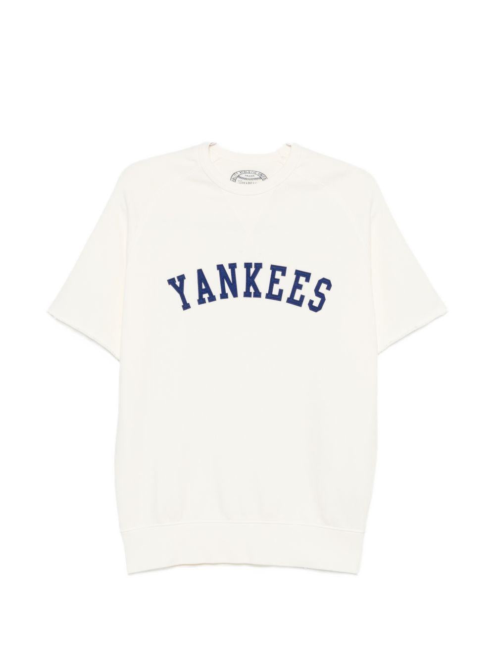CHESAPEAKES T-shirt beige chiaro con script Yankees 