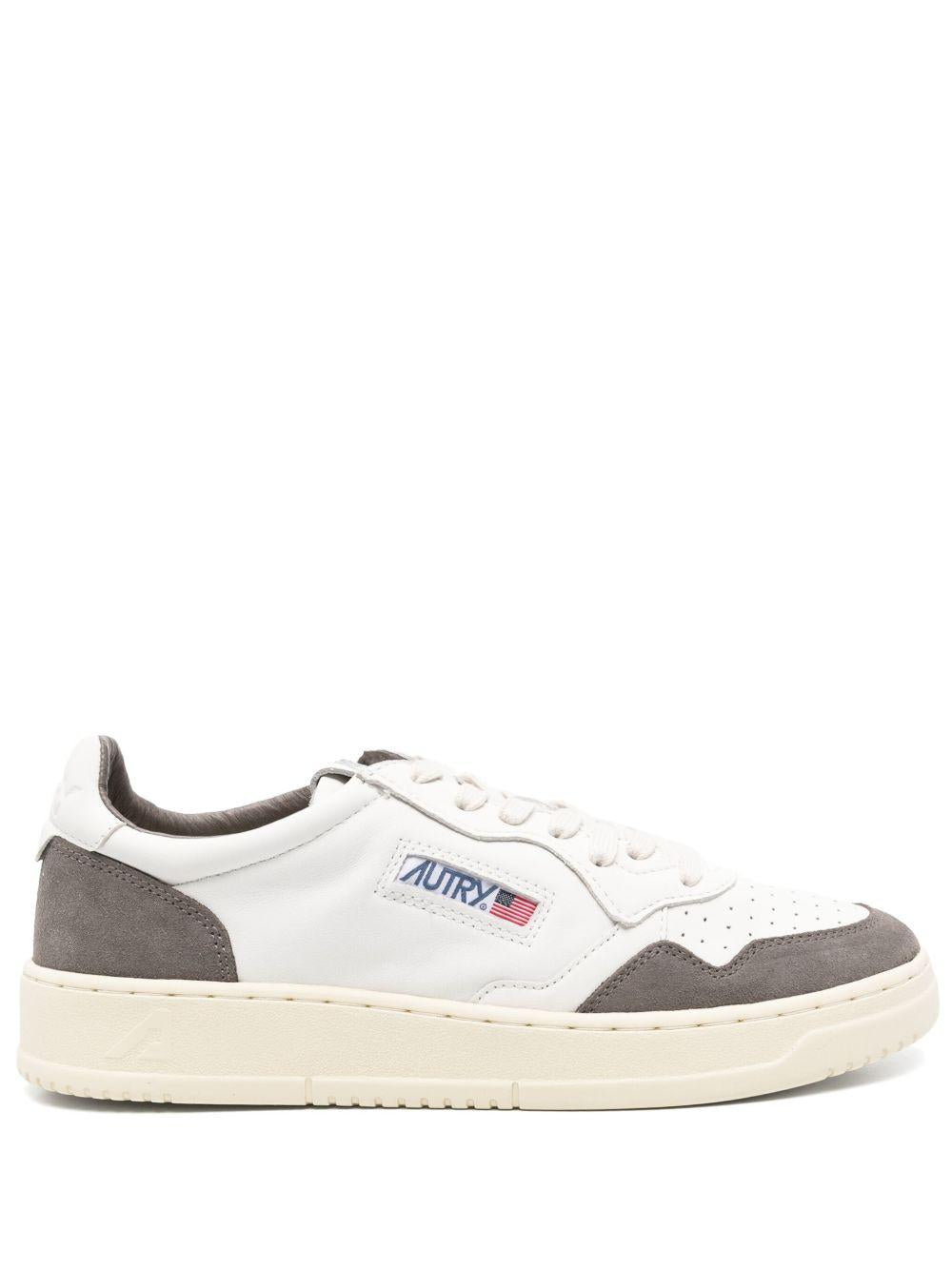 AUTRY Sneakers 'Medalist' in pelle bianca e camoscio grigio 