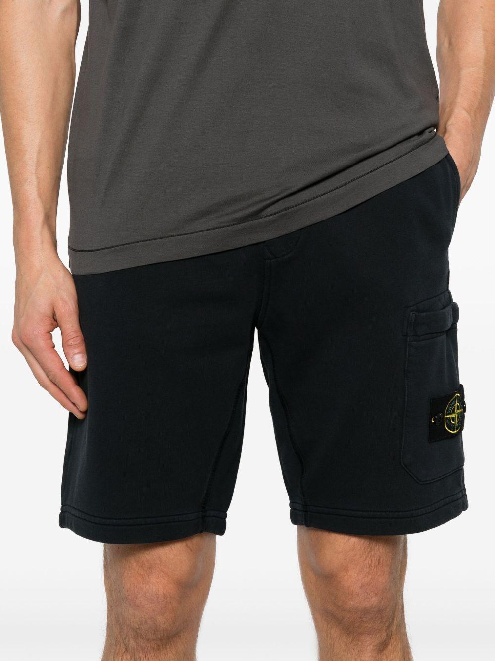 STONE ISLAND Shorts in cotone blu con tasca 