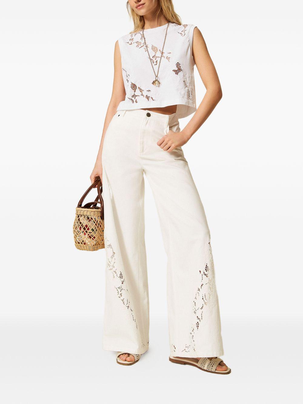 TWINSET T-shirt senza maniche in cotone bianco con ricami 