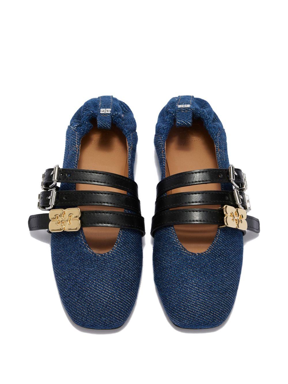 GANNI Ballerine in denim con tre chiusure 