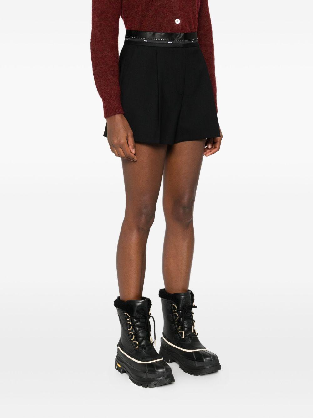 MSGM Shorts con pieghe e rifiniture in raso 