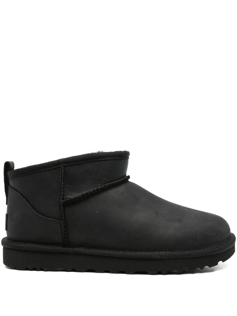 UGG Stivaletti 'Classic Ultra Mini' in 