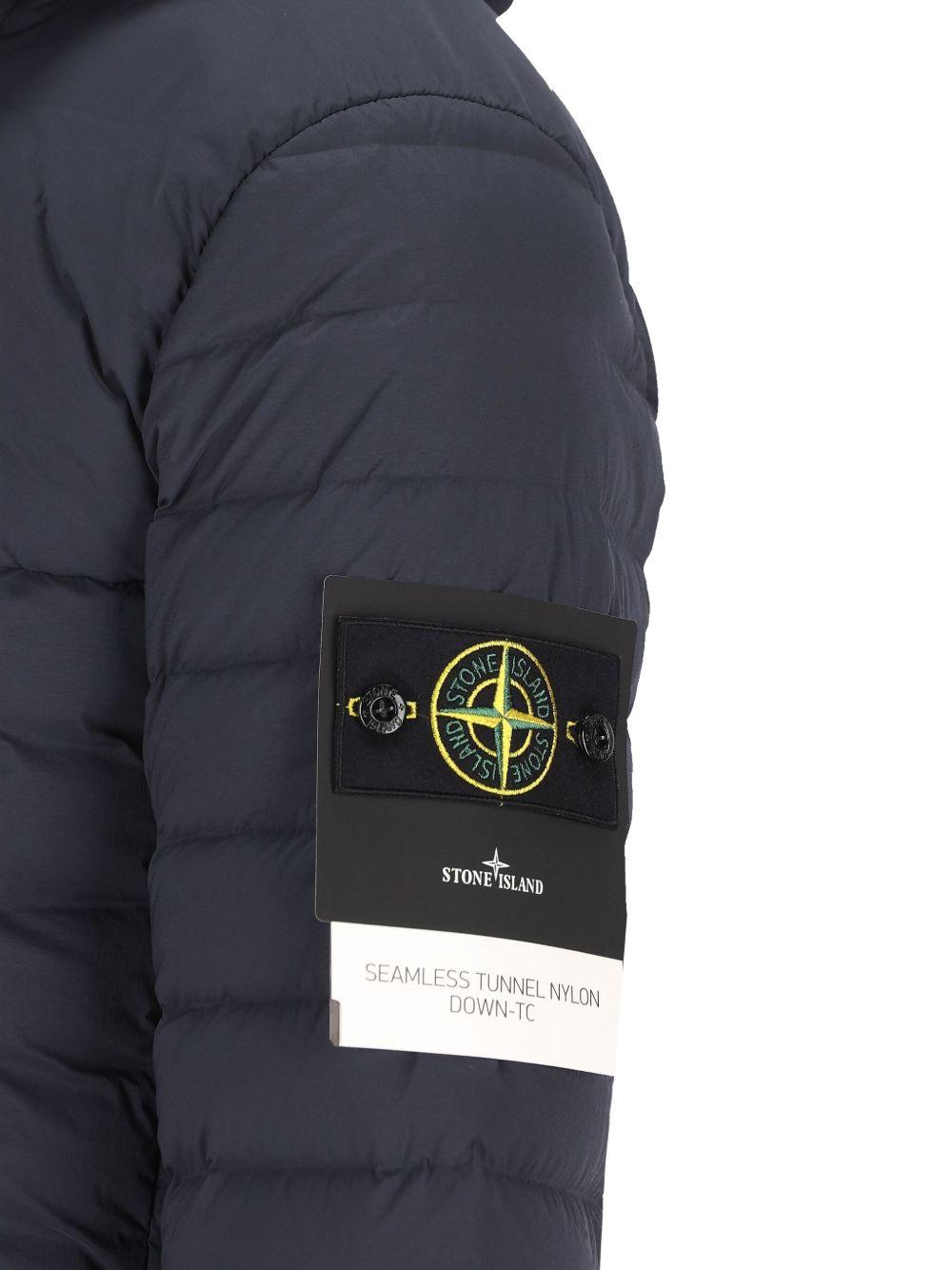 STONE ISLAND Piumino corto con patch logo 