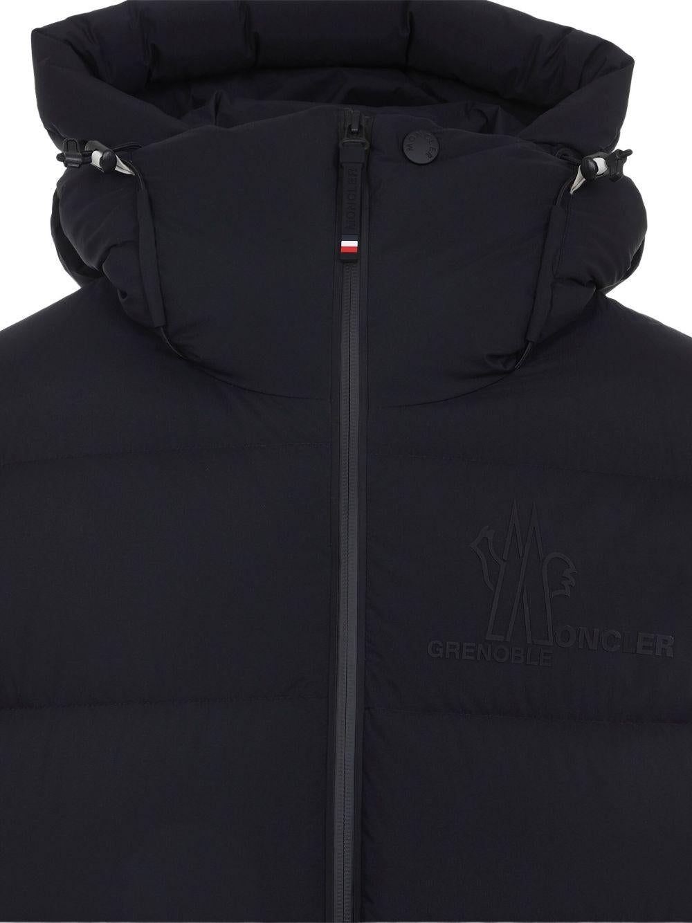MONCLER GRENOBLE Piumino nero con cappuccio 