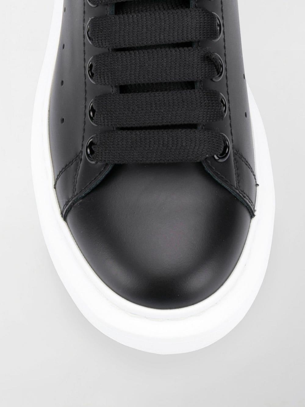 ALEXANDER McQUEEN Sneakers 'Oversize' in pelle nero e bianco 