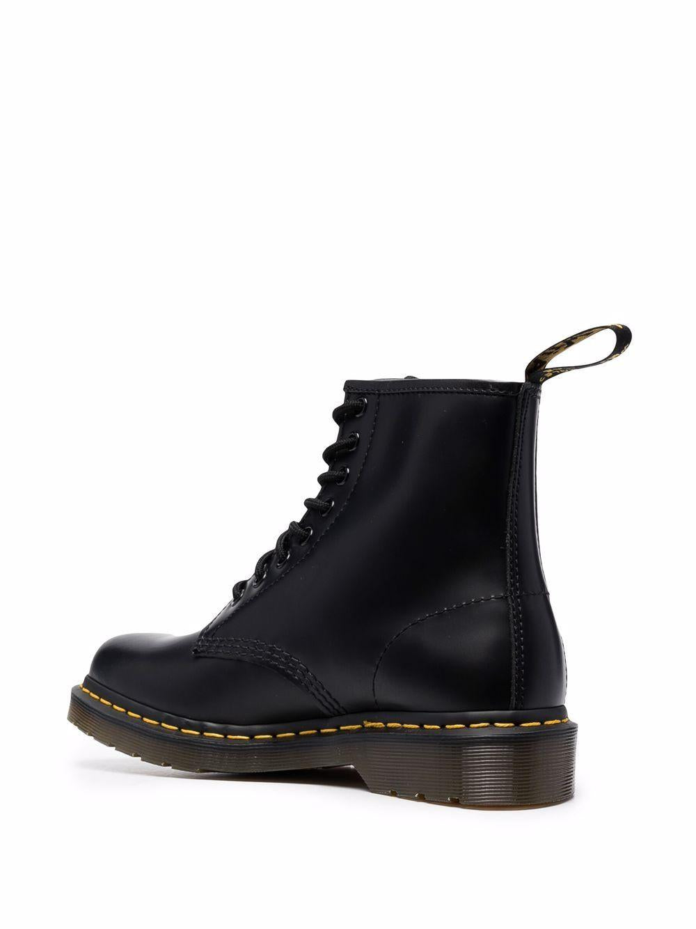 DR MARTENS Anfibi stringati in pelle nera 