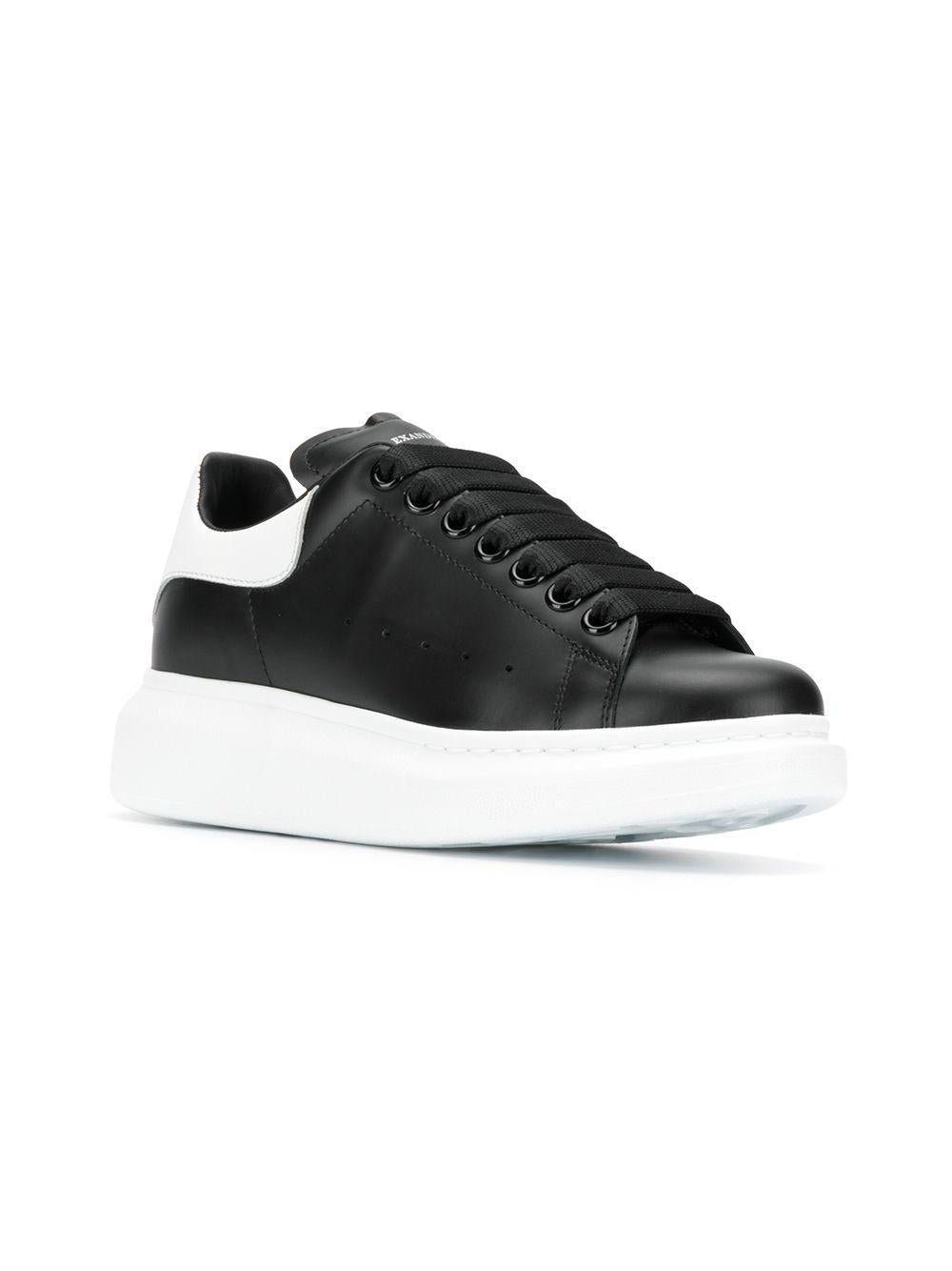 ALEXANDER McQUEEN Sneakers 'Oversize' in pelle nero e bianco 