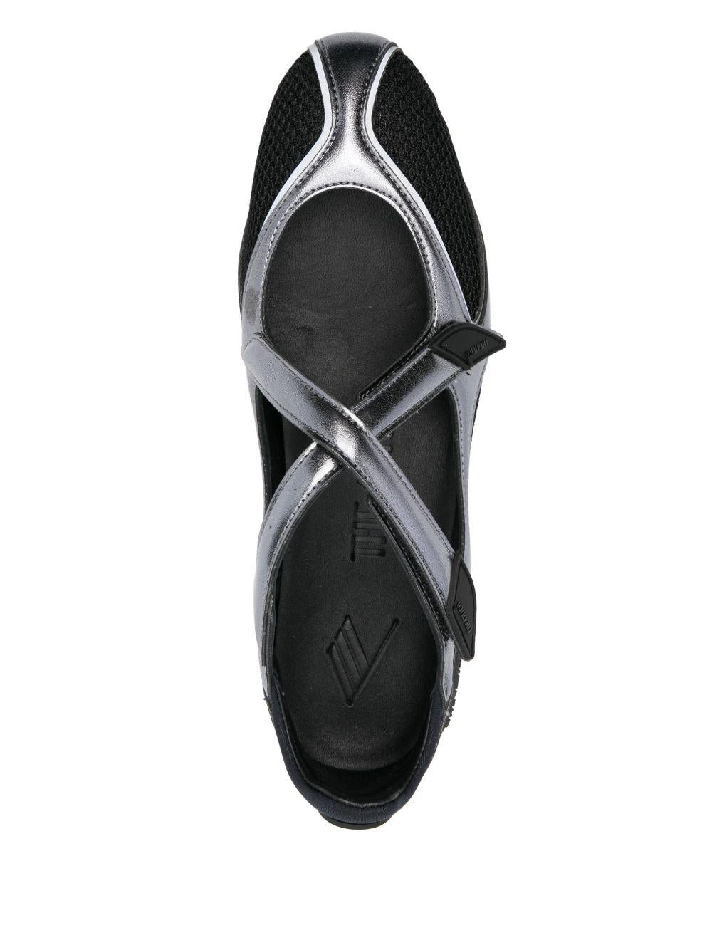 THE ATTICO Ballerine basse 'Floor 01' in pelle nera 