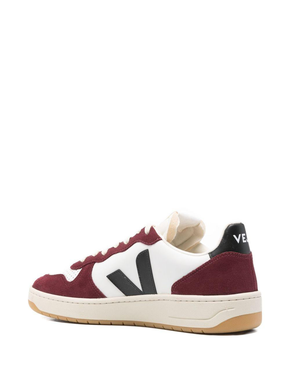VEJA Sneakers bianche e bordeaux in eco-pelle con logo 