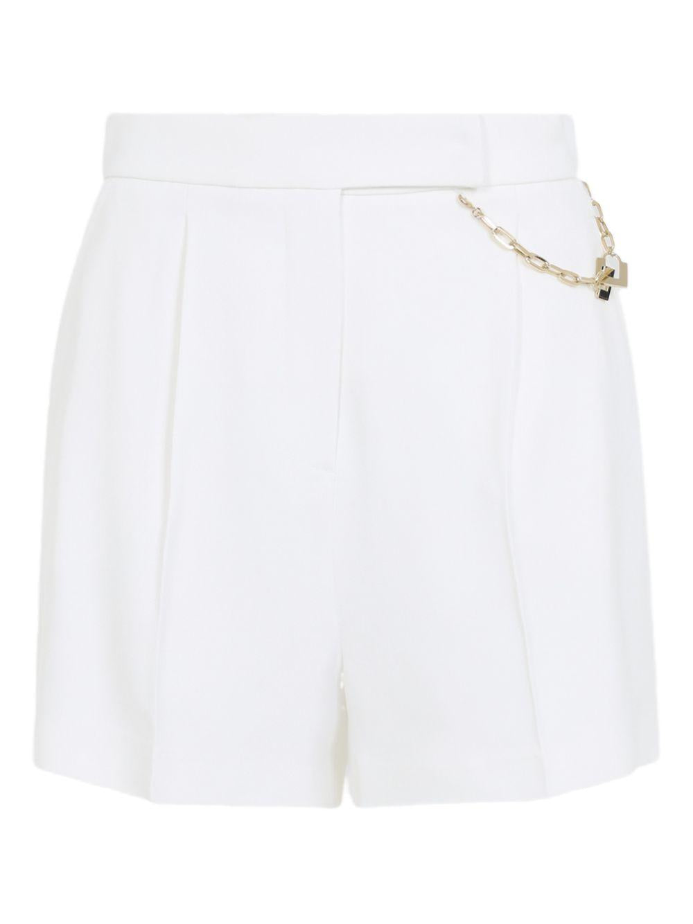 ELISABETTA FRANCHI Pantaloncini bianchi con pendaglio charm 