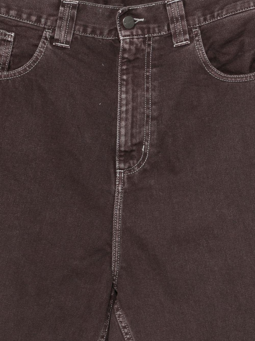 CARHARTT WIP Shorts in denim marrone con logo 