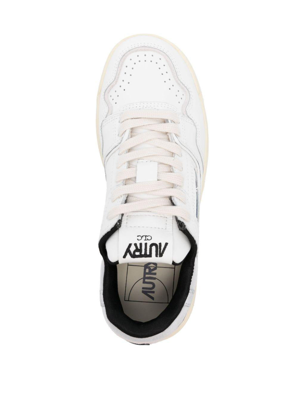 AUTRY Sneakers CLC in pelle bianca e argento 