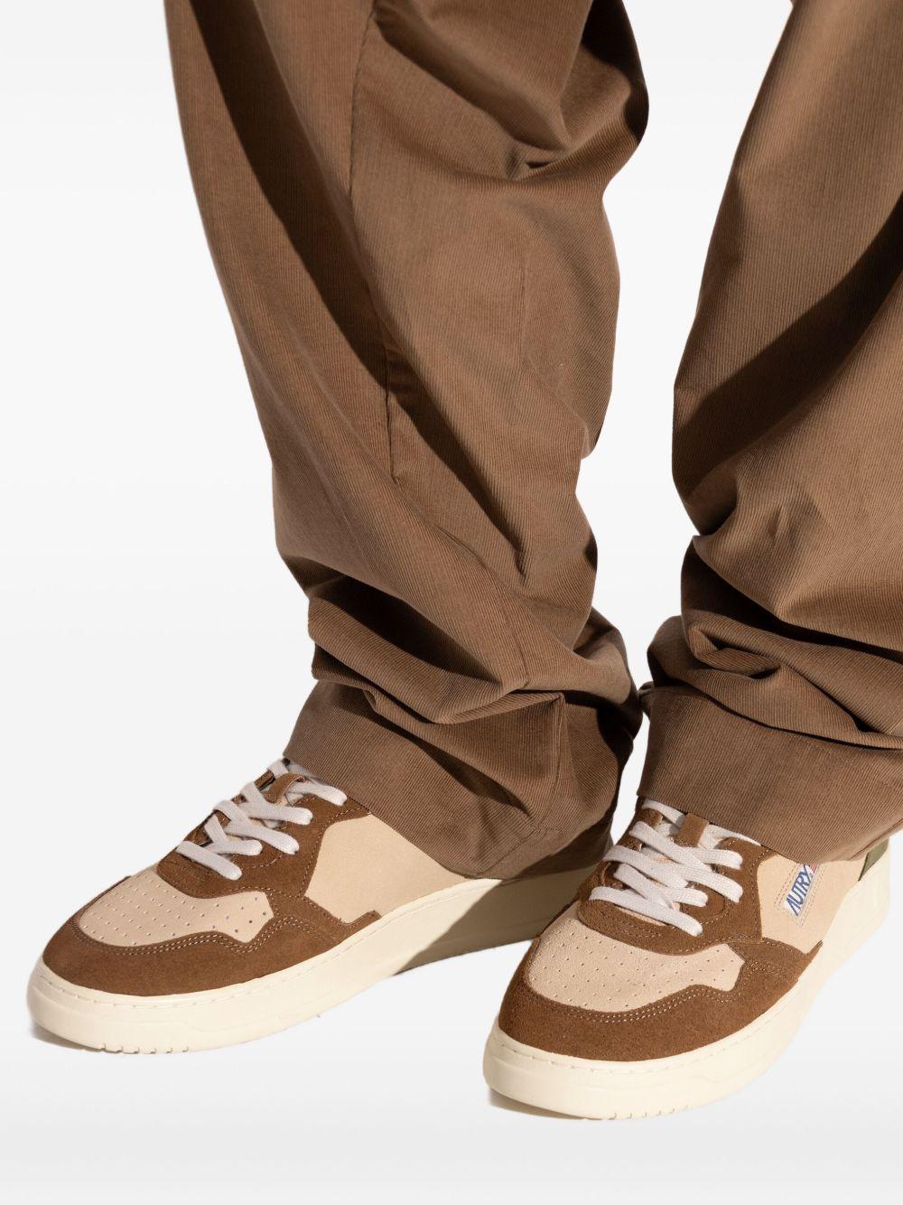 AUTRY Sneakers 'Medalist' in suede con pannelli 