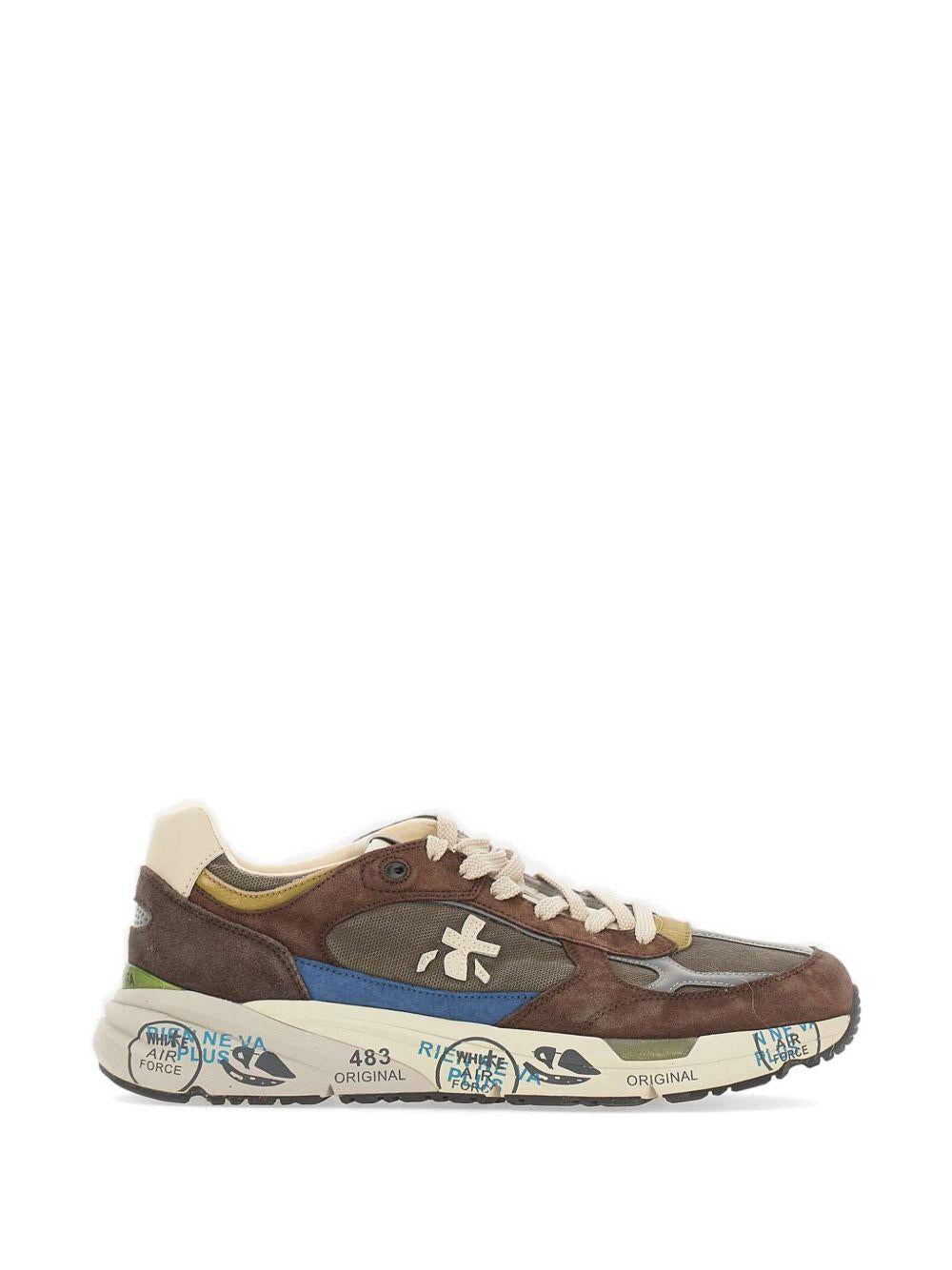 PREMIATA Sneakers Mase in camoscio marrone e suola bianca 