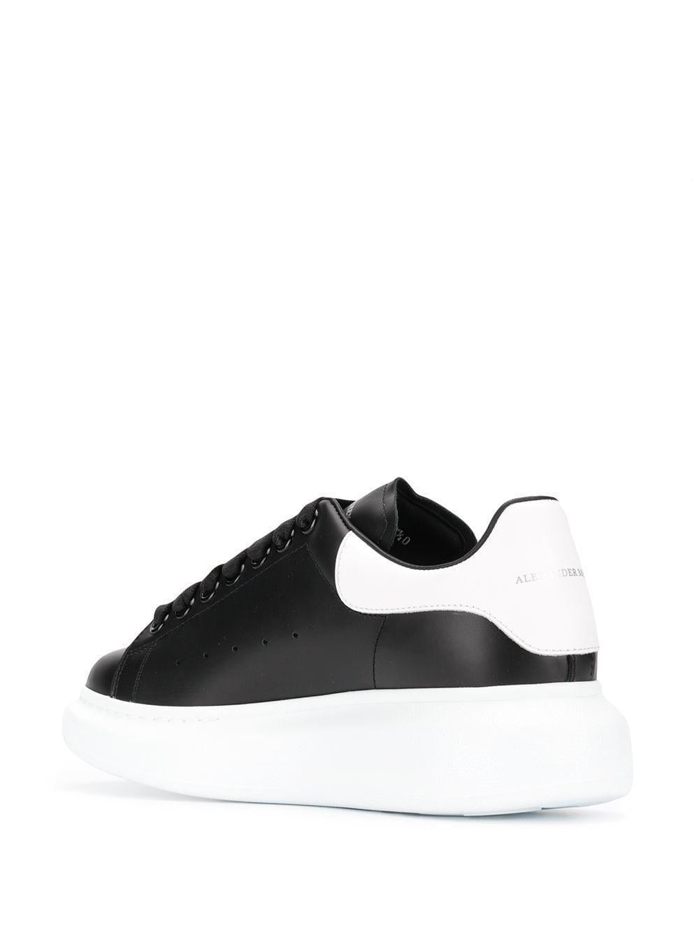 ALEXANDER McQUEEN Sneakers 'Oversize' in pelle nero e bianco 