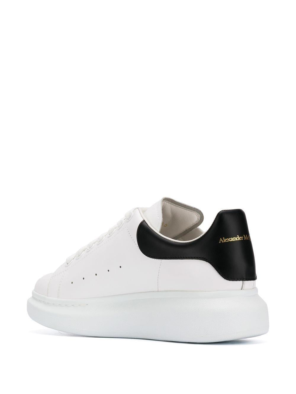 ALEXANDER McQUEEN Sneakers 'Oversize' in pelle bianca 