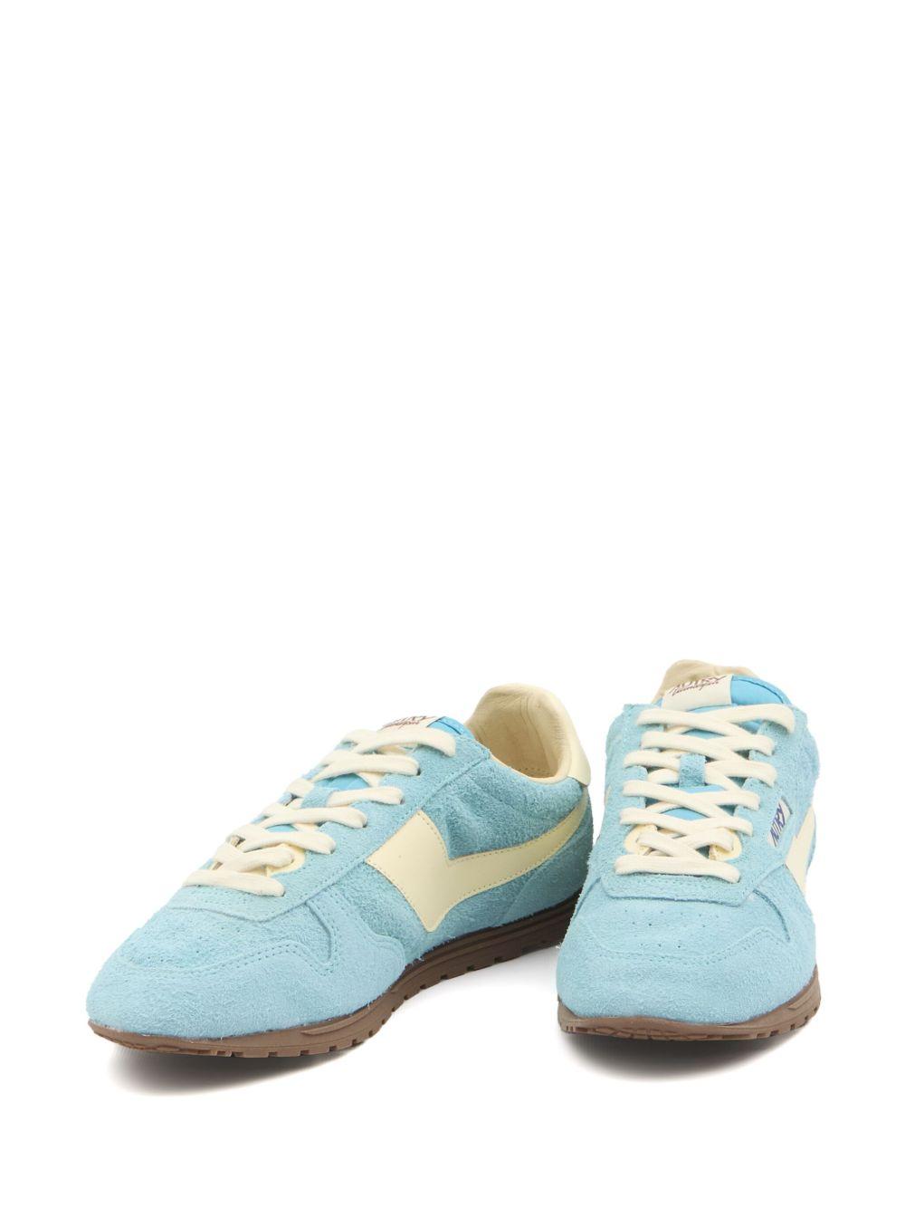 AUTRY Sneakers in pelle scamosciata celeste 