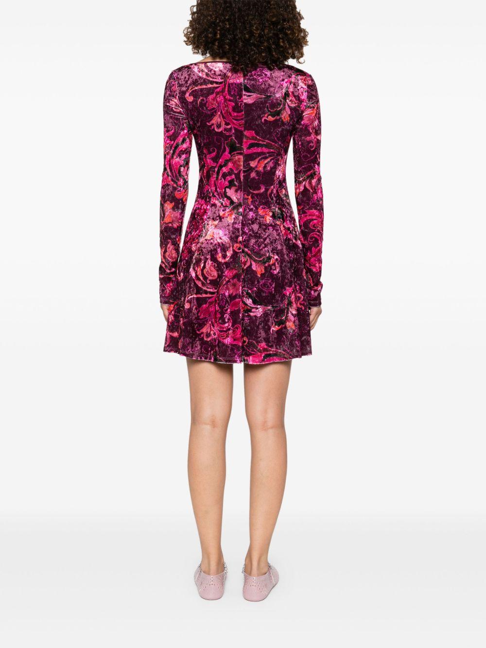 VERSACE JEANS COUTURE Abito corto bordeaux con stampa barocca 