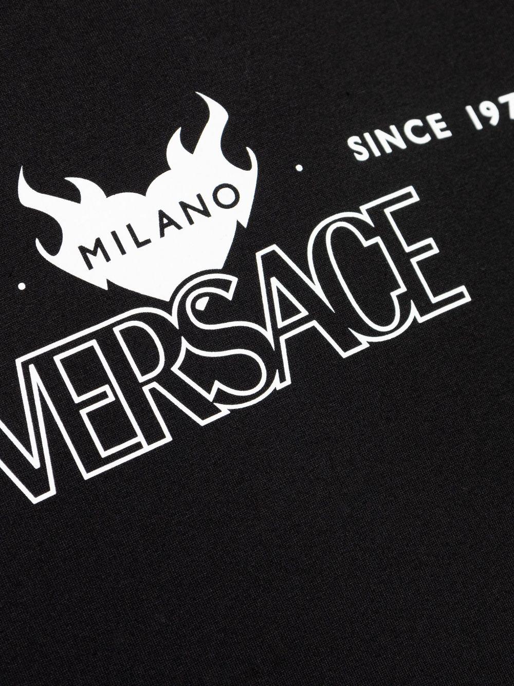 VERSACE T-shirt nera girocollo con logo stampato 