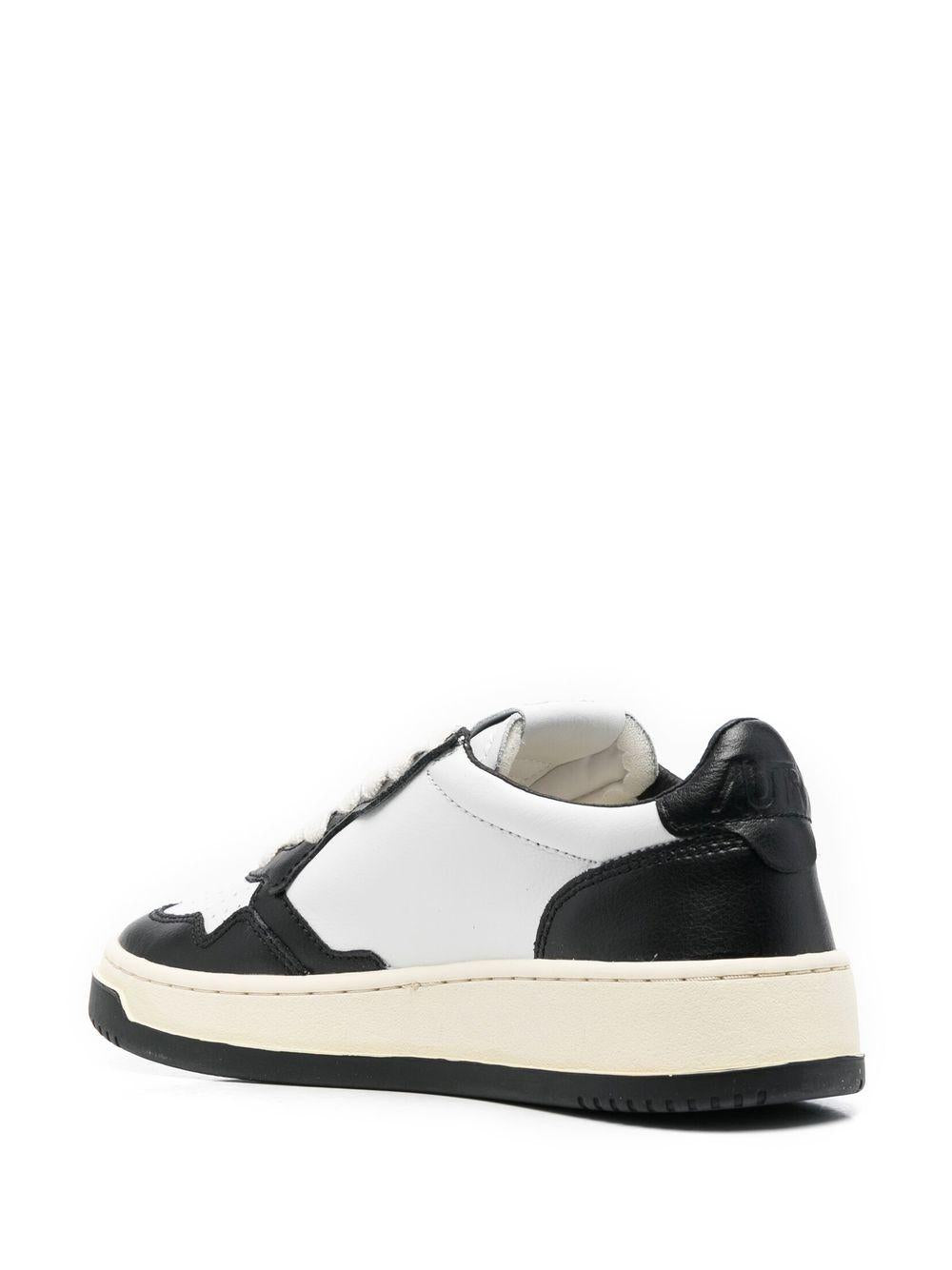 AUTRY Sneakers 'Medalist' in pelle bianca e nera 