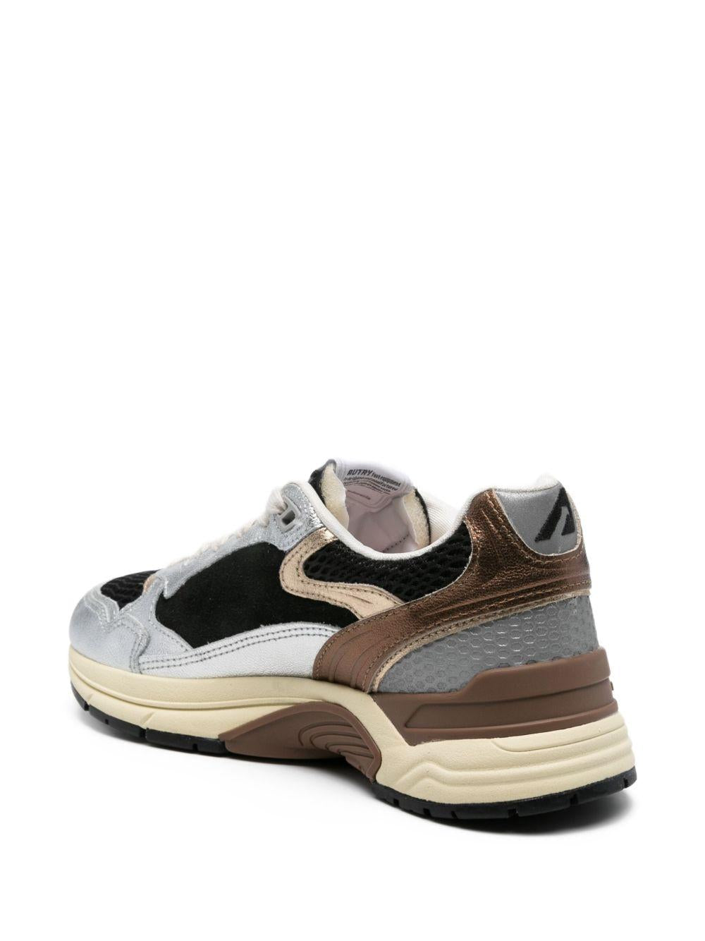 AUTRY Sneakers 'Hyperway Low' argento e nero 