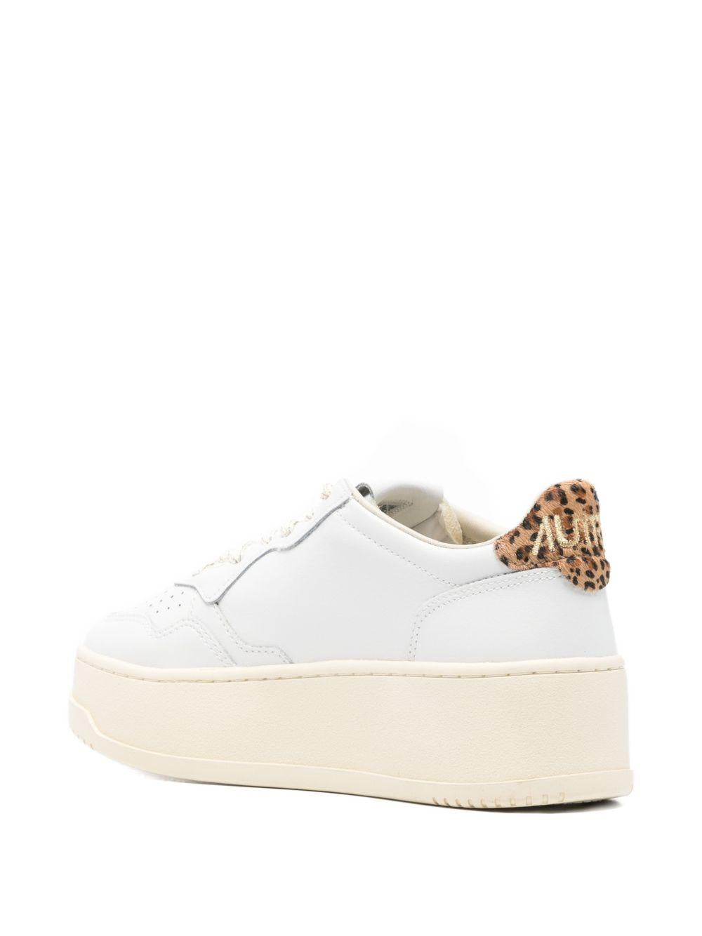 AUTRY Sneakers 'Medalist' Platform 