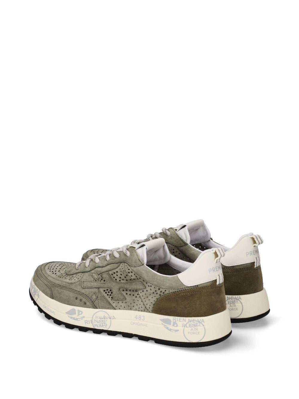 PREMIATA Sneakers Nous in camoscio verde con suola bianca 