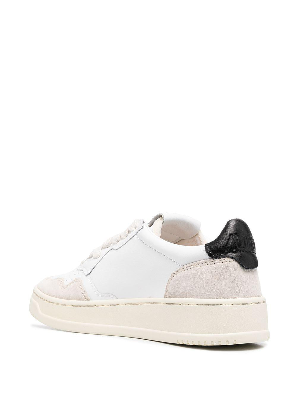 AUTRY Sneakers 'Medalist Low' in pelle bianca con tallone nero 