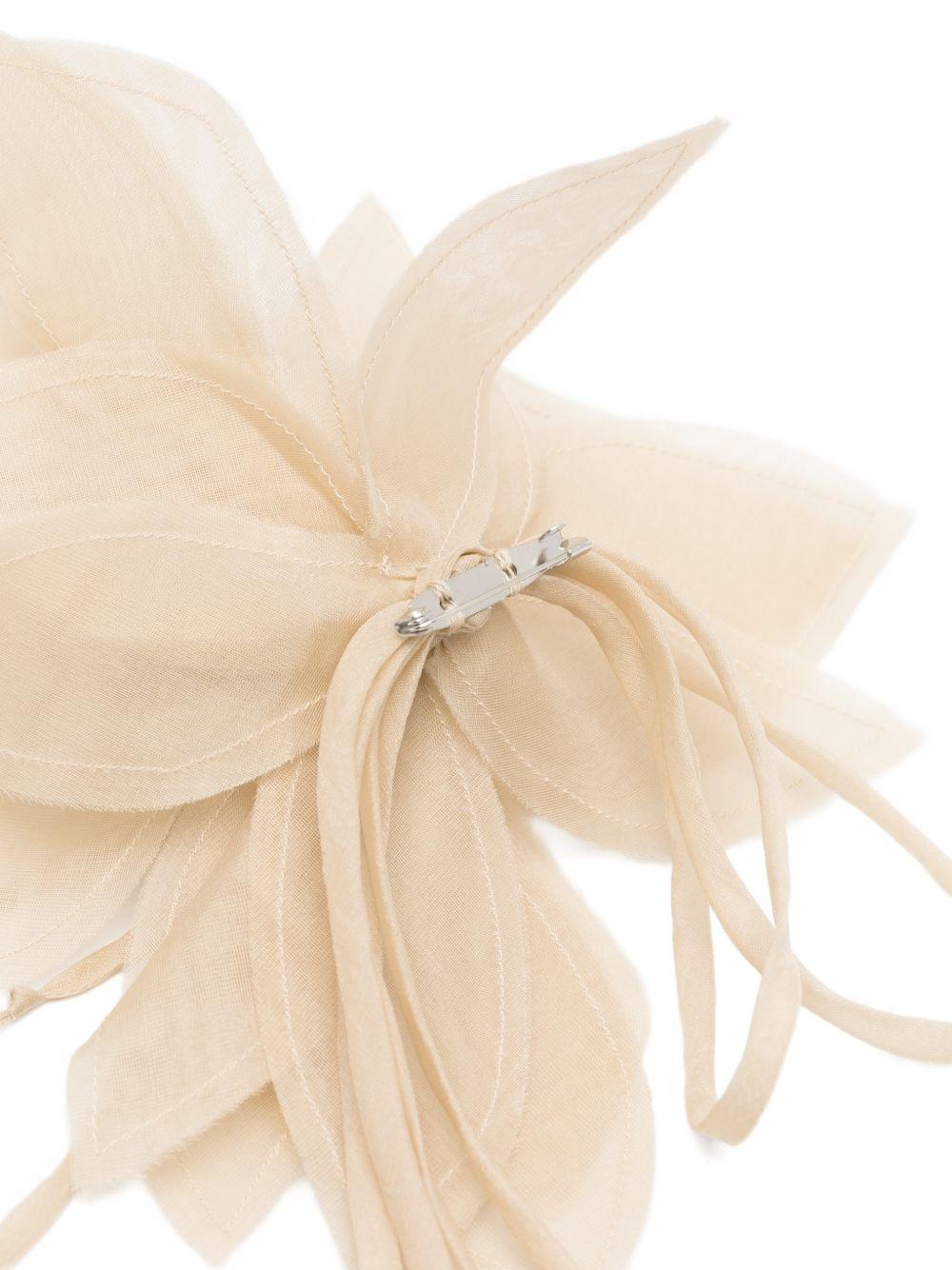 ANTONELLI Spilla fiore Victoria  in tessuto beige chiaro 