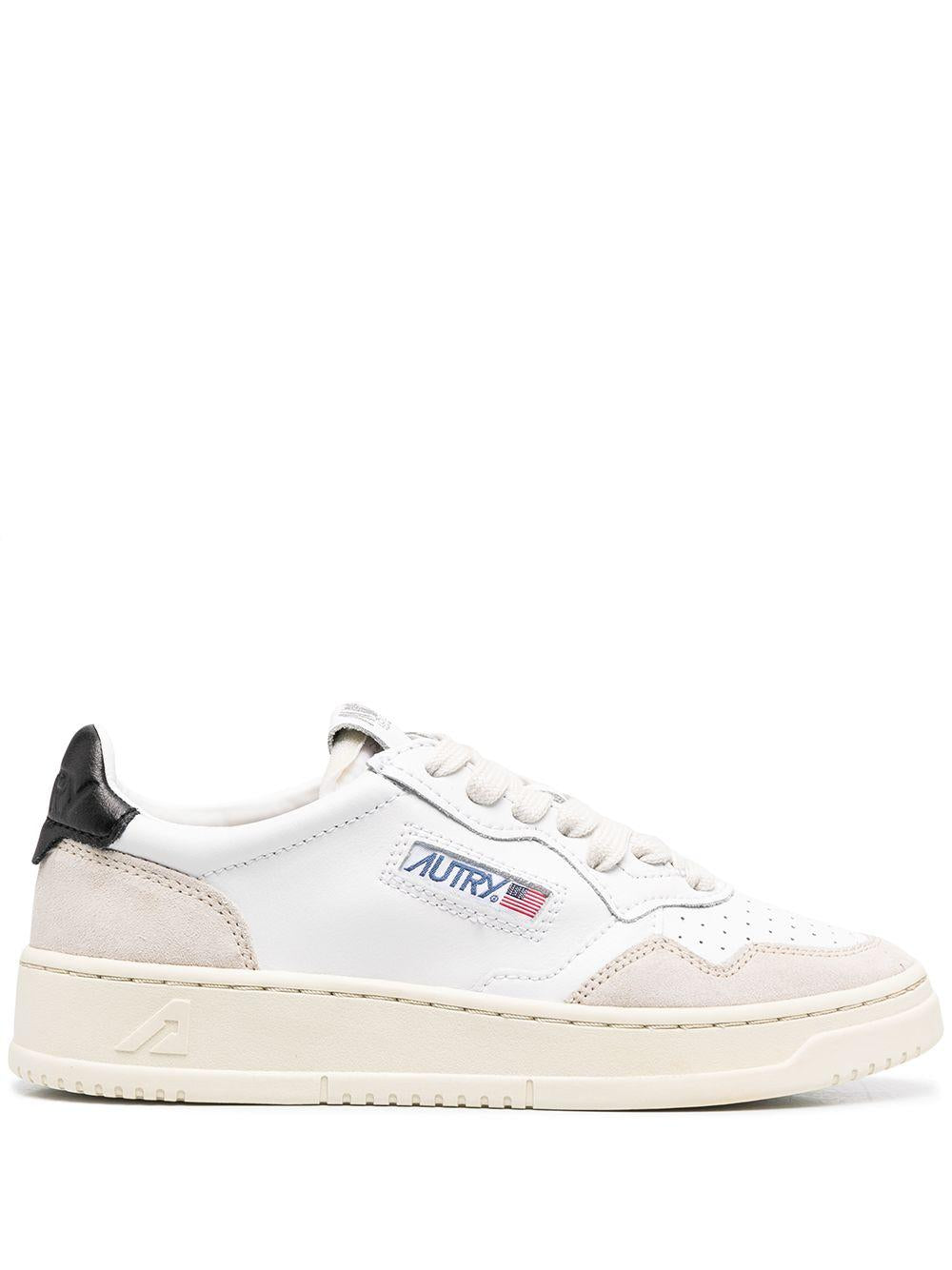 AUTRY Sneakers 'Medalist Low' in pelle bianca con tallone nero 