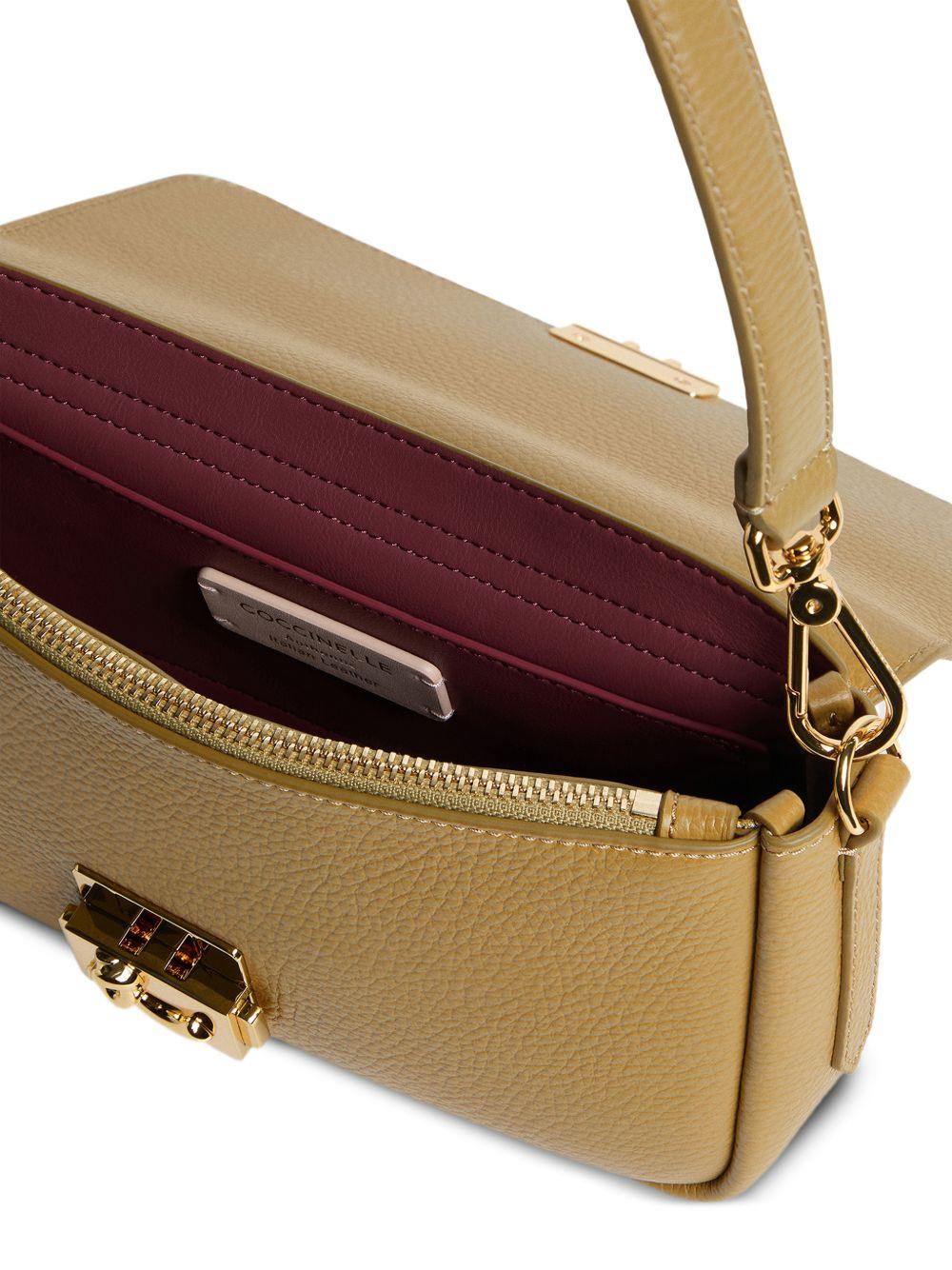 COCCINELLE Borsa a spalla in pelle verde con placca logo dorata 