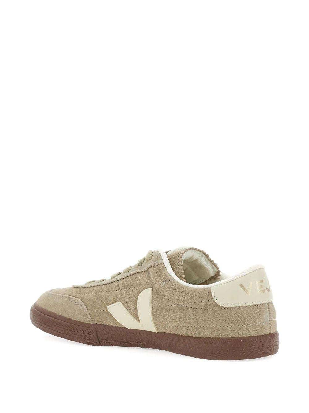 VEJA Sneakers scamosciate beige e bianche 