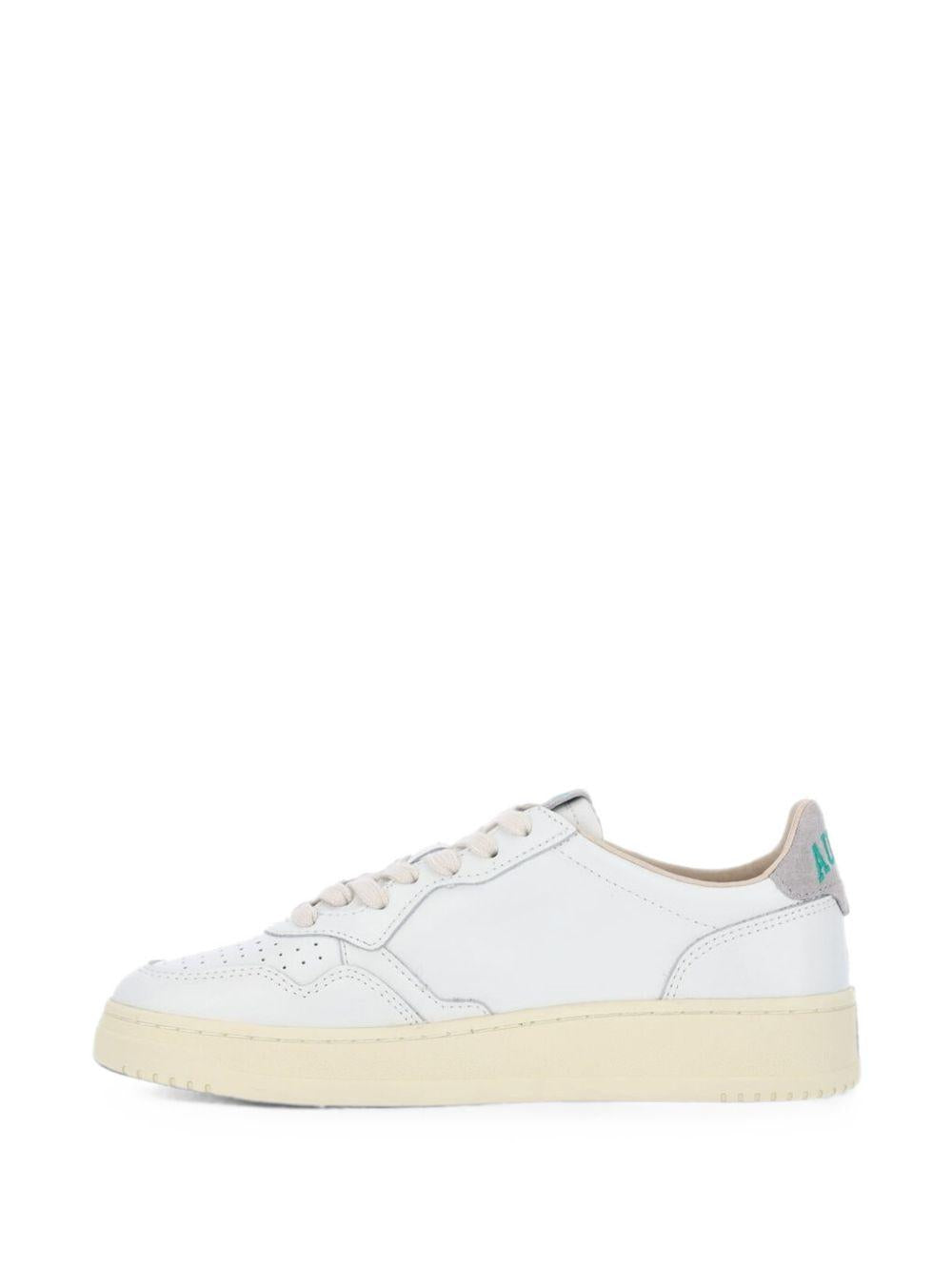 AUTRY Sneakers Medalist in pelle bianca con dettaglio grigio 
