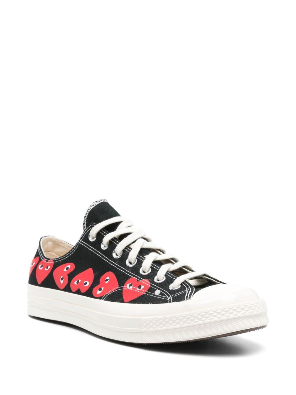 COMME DES GARCONS PLAY Sneakers con cuori 
