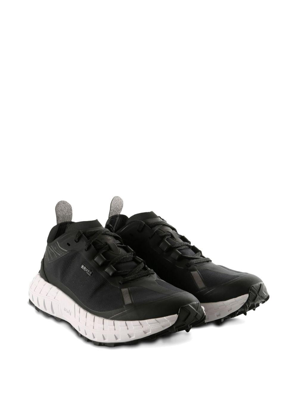 NORDA Sneakers Dyneema nere con suola bianca 