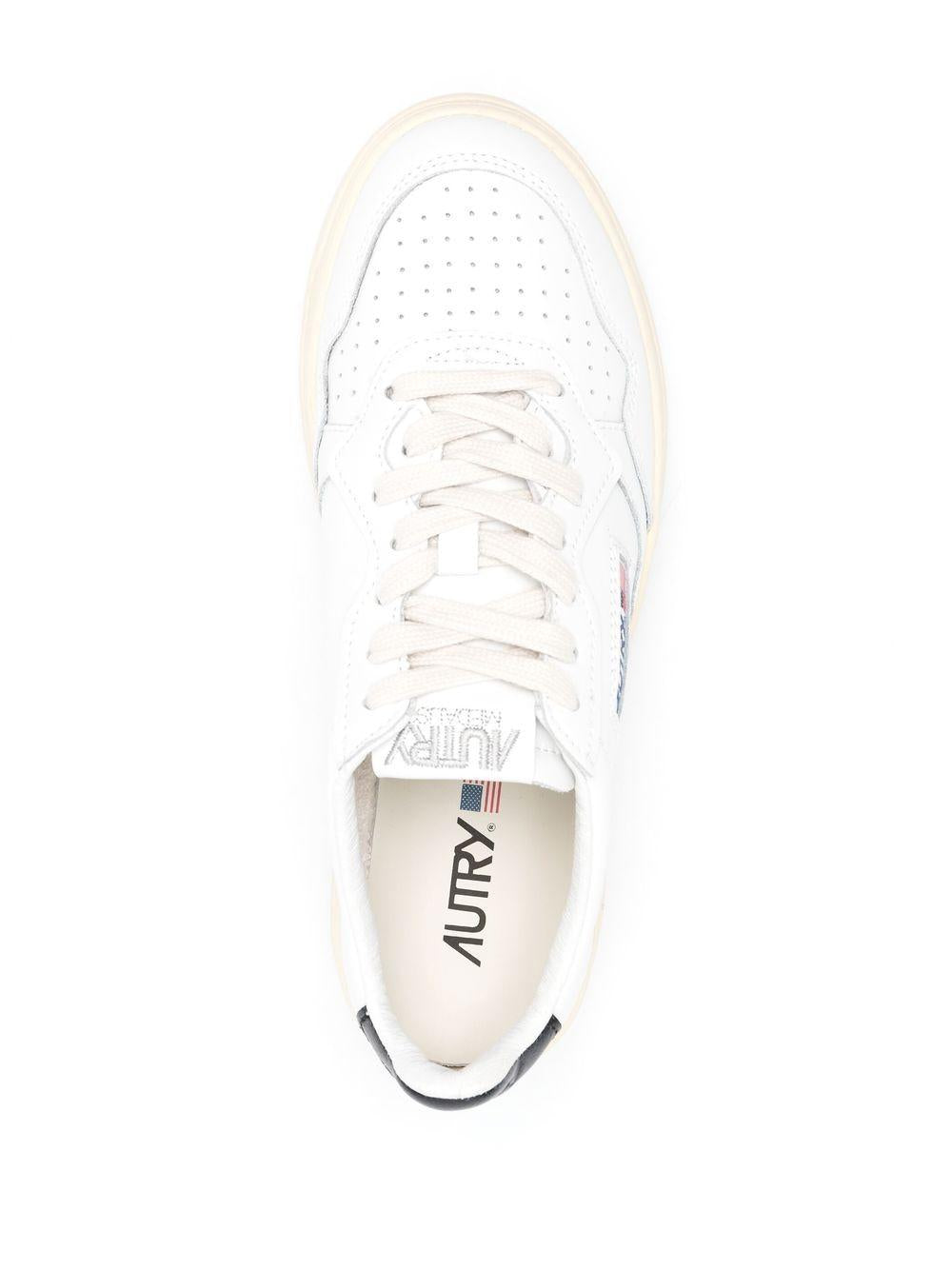 AUTRY Sneakers 'Medalist Low' in pelle bianca 