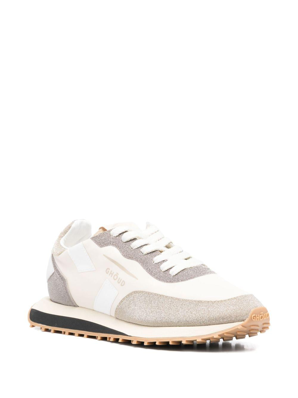GHOUD Sneakers Monoblock bianche e grigie con strass 