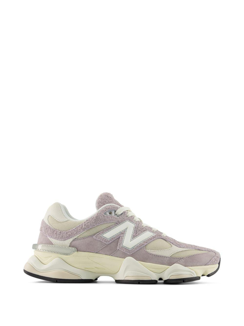 NEW BALANCE Sneakers 9060 in camoscio rosa 