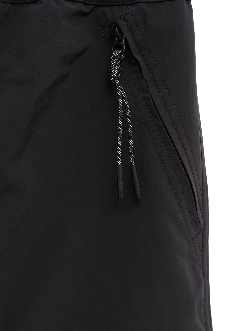MONCLER GRENOBLE Shorts neri con vita elasticizzata e coulisse 