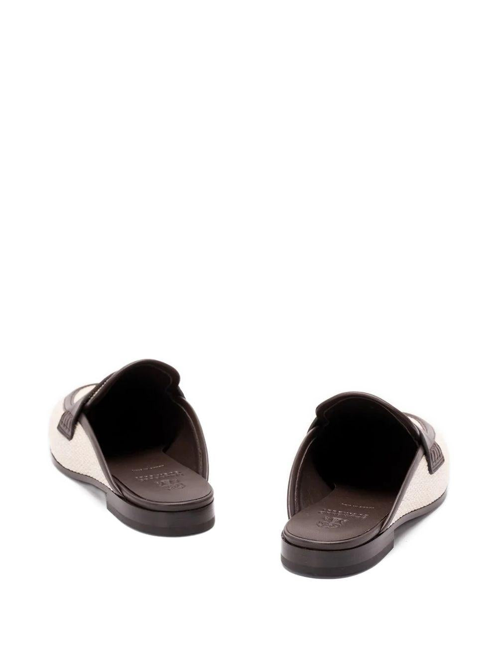 BRUNELLO CUCINELLI Mules in rafia beige con inserti in pelle marrone 
