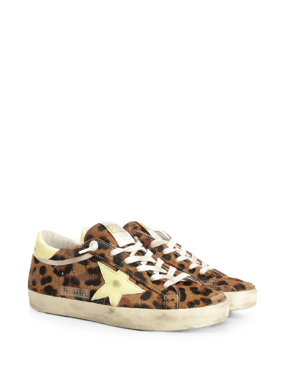 GOLDEN GOOSE Sneakers Superstar leopardate con talloncino giallo 