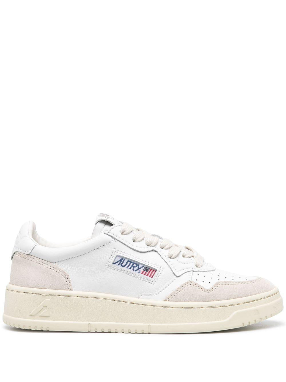 AUTRY Sneakers 'Medalist Low' in pelle bianca con camoscio 