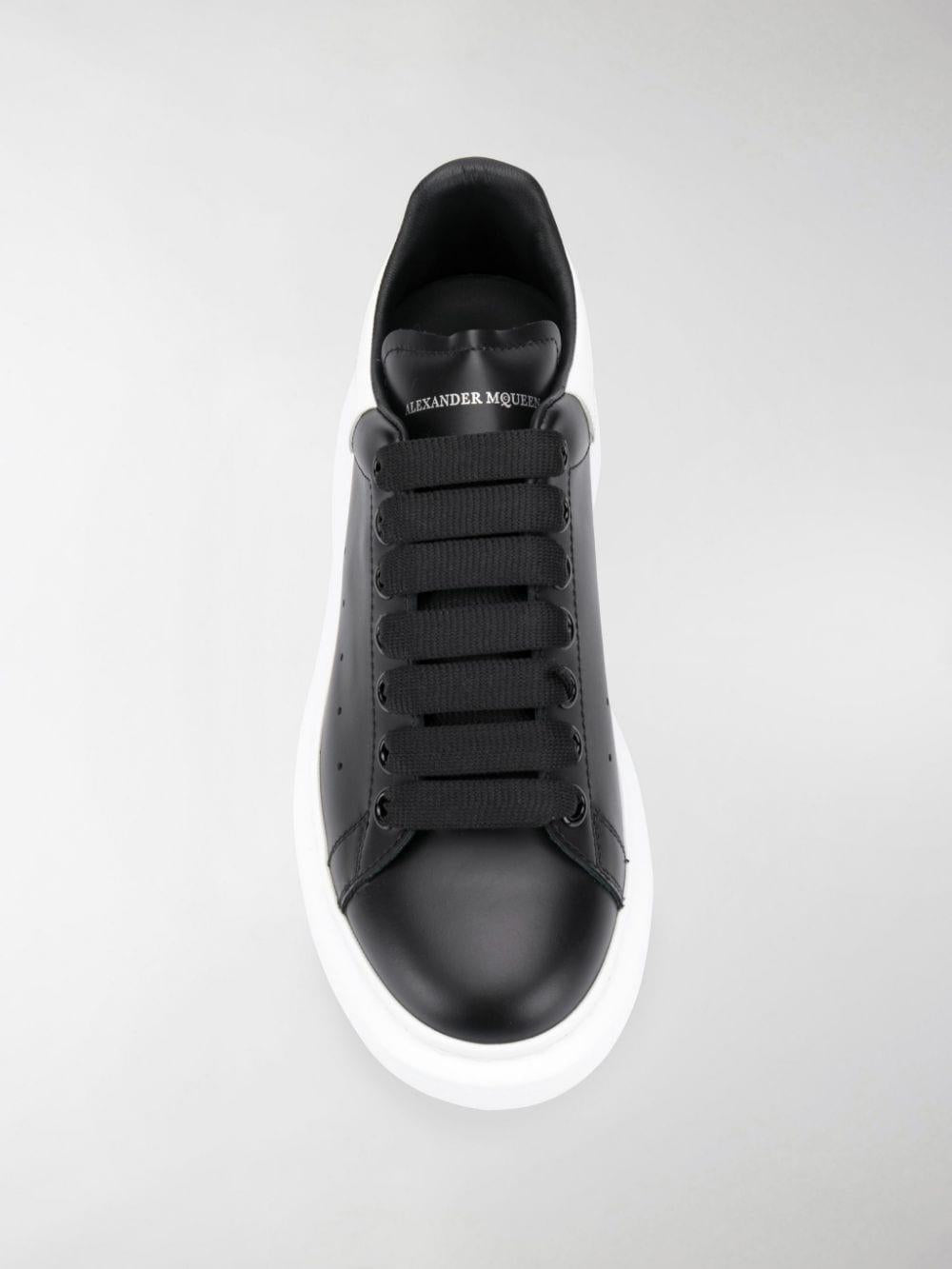 ALEXANDER McQUEEN Sneakers 'Oversize' in pelle nero e bianco 
