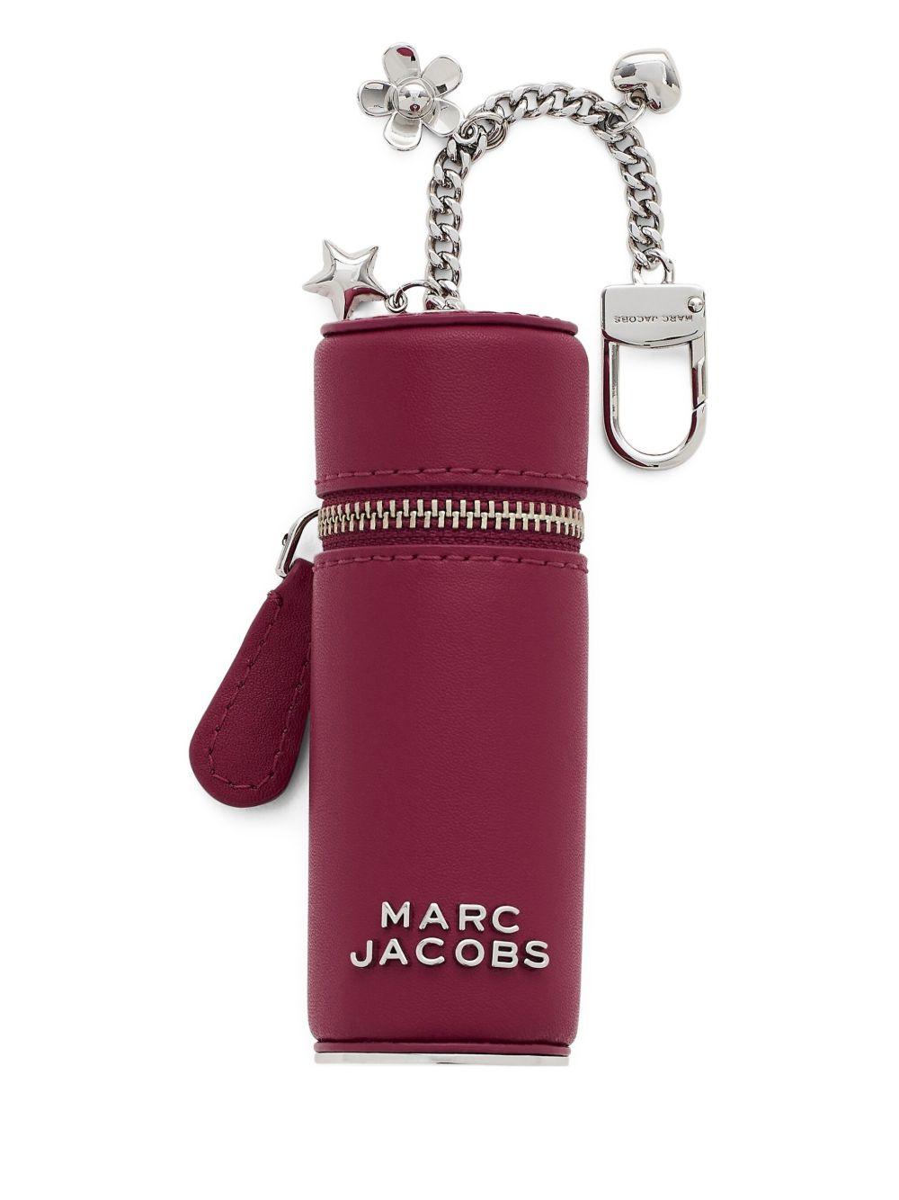 MARC JACOBS Ciondolo bordeaux per borsa 'The Lipstick' 