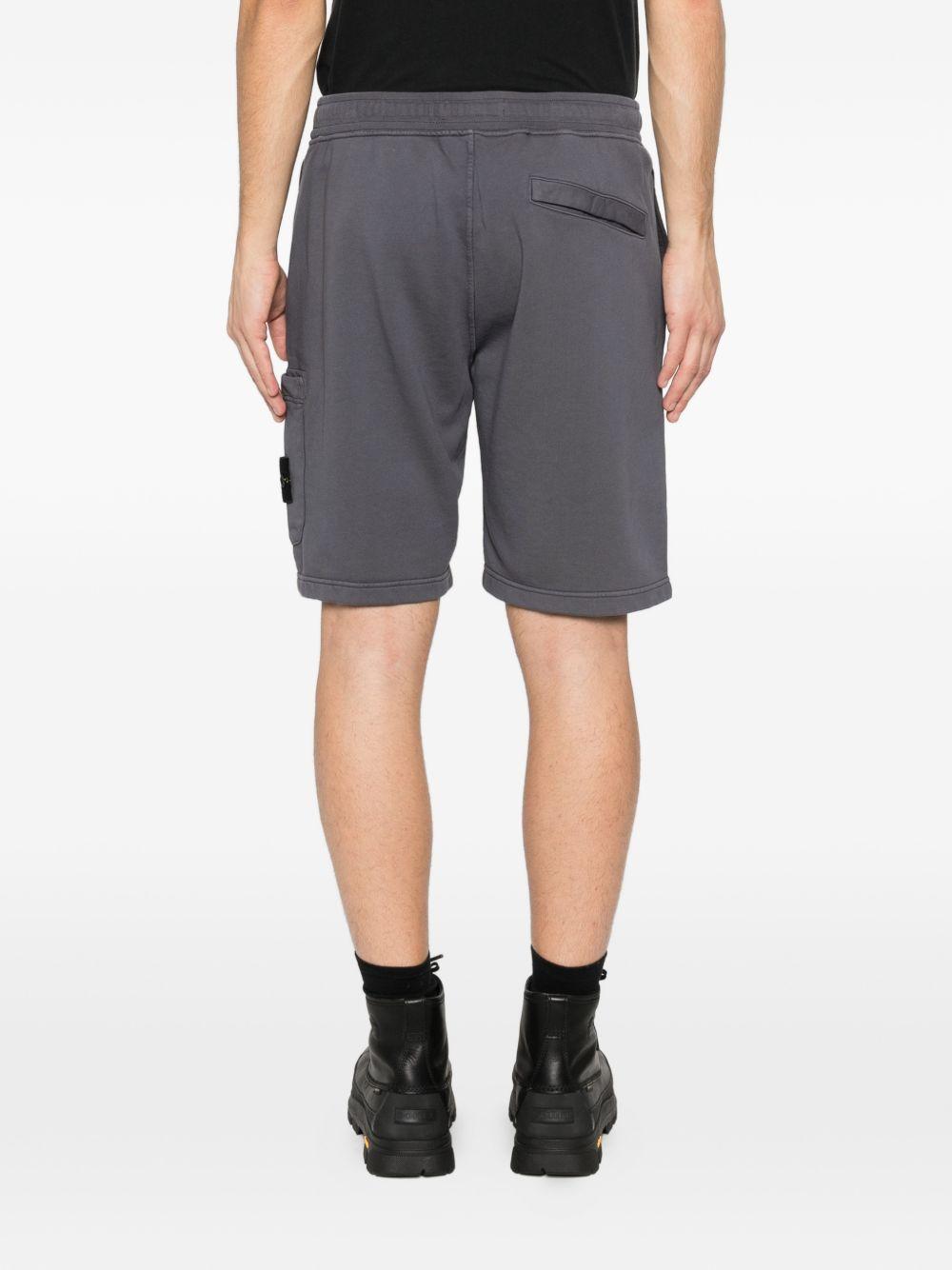 STONE ISLAND Shorts in cotone grigio con tasca 