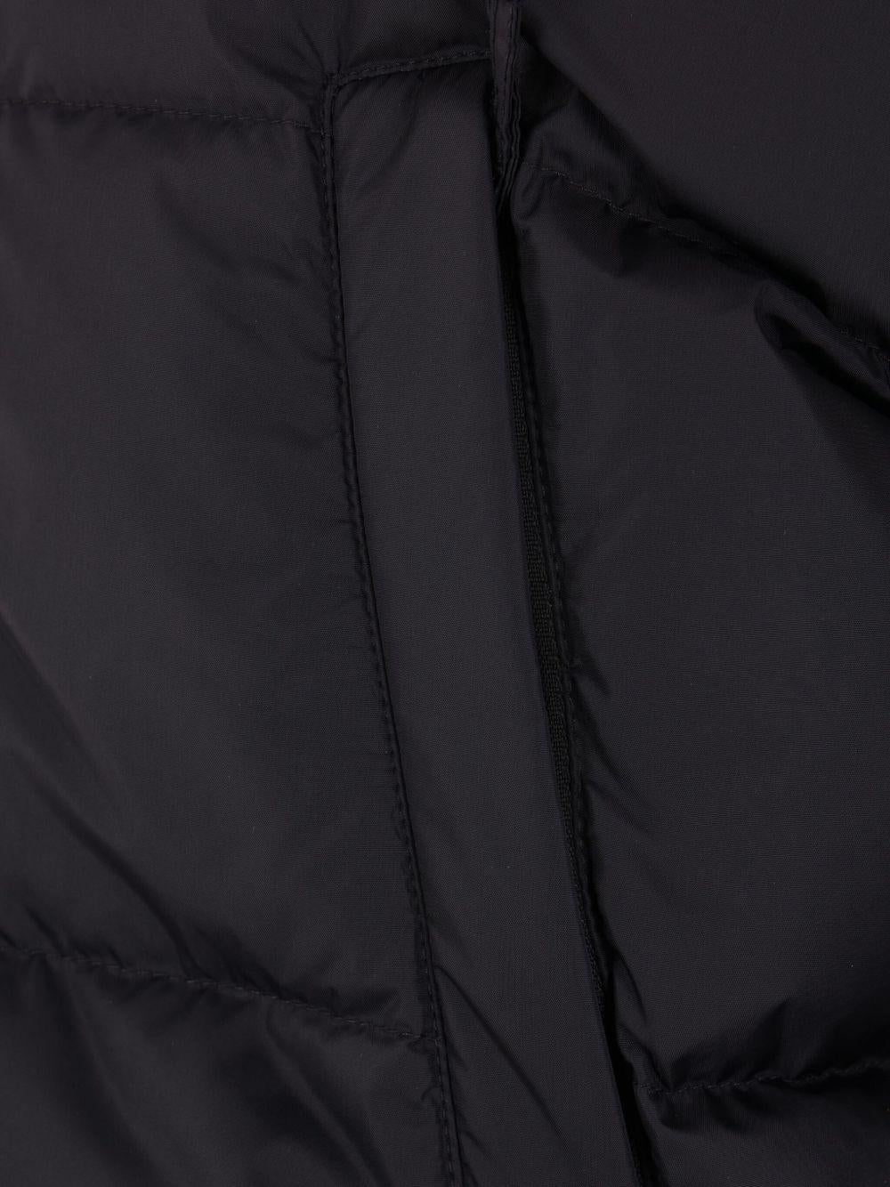 HERNO Piumino corto con cappuccio 