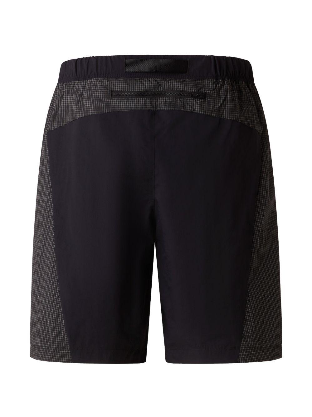 THE NORTH FACE Shorts sportivi neri in tessuto elastico con logo 
