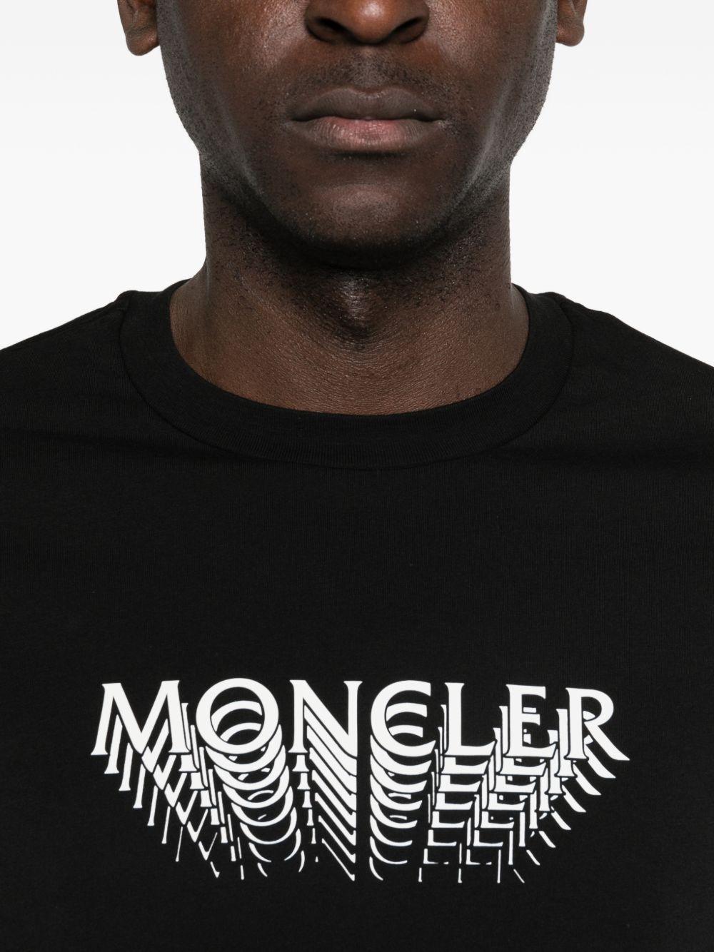 MONCLER T-shirt in cotone nero con stampa 
